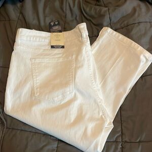 St. John’s Bay White Capri